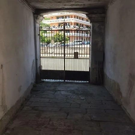 Casa Indipendente Con Terrazzo A *