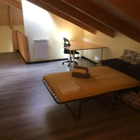 Casa Indipendente Con Terrazzo A